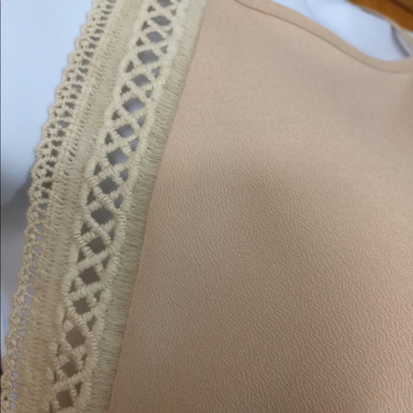 New Gorgeous Sleeveless Dress with beautiful details - Picture 2 of 10